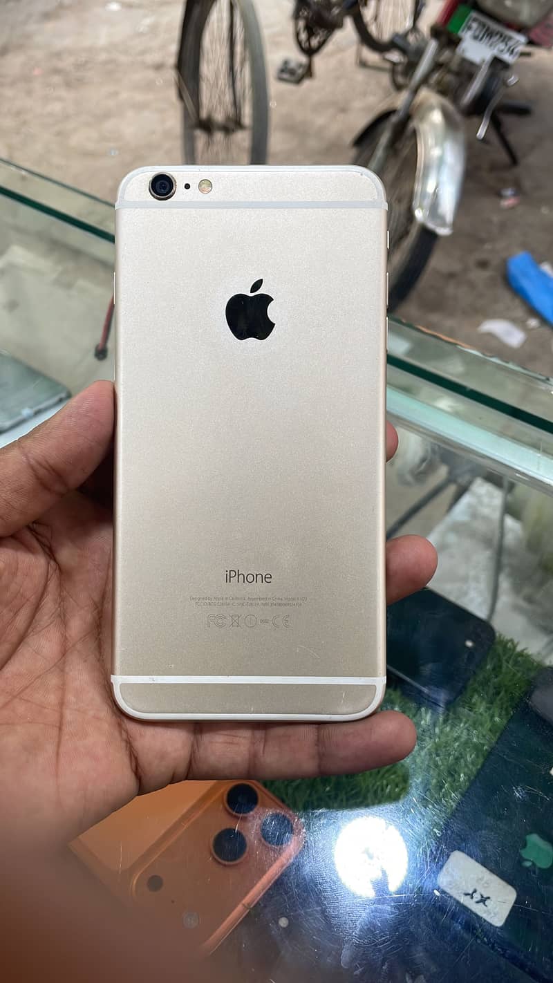 Apple iPhone 6 Plus 0