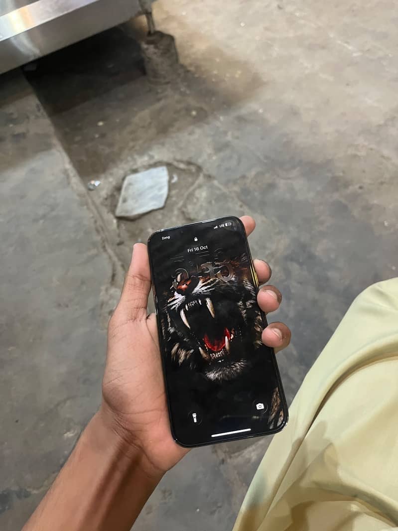 Apple iPhone 13 Pro Max 4