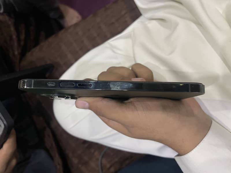Apple iPhone 13 Pro Max 5