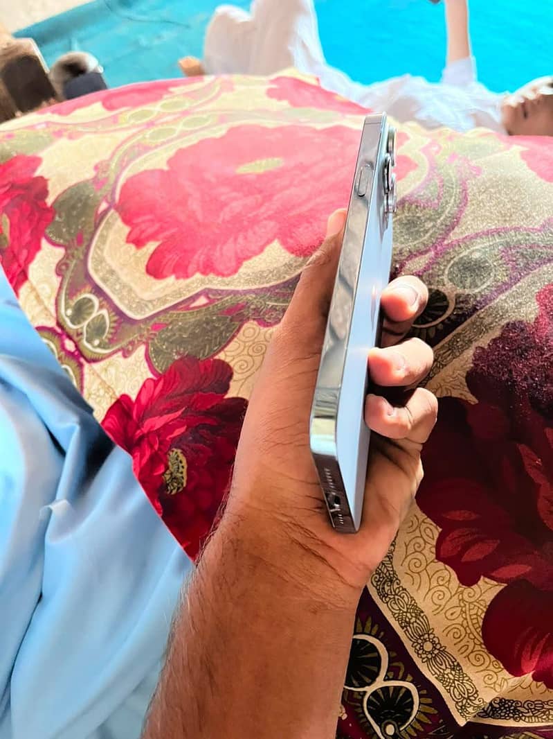 Apple iPhone 13 Pro Max 5