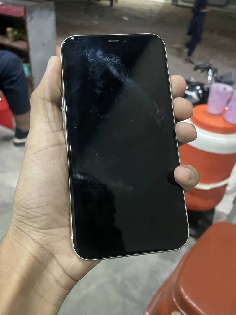 Apple iPhone 11 0