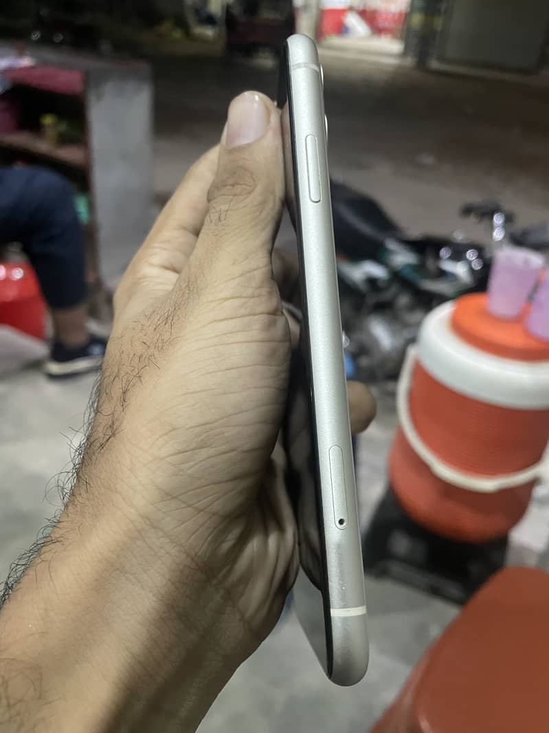 Apple iPhone 11 2