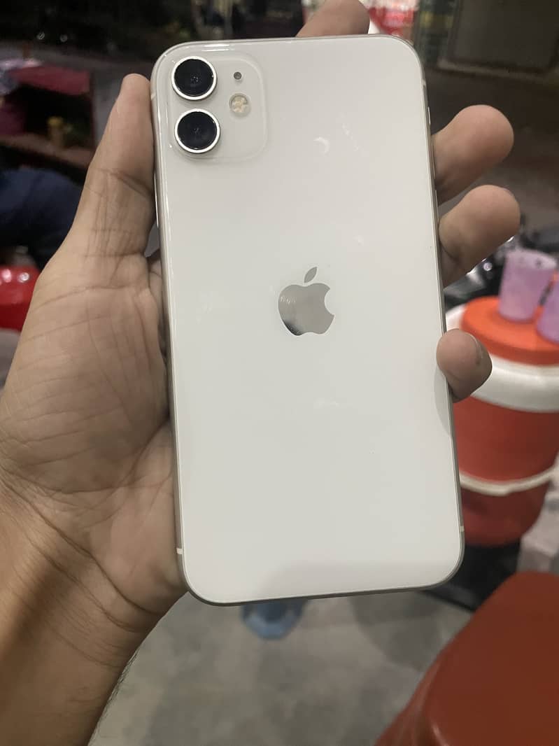Apple iPhone 11 4