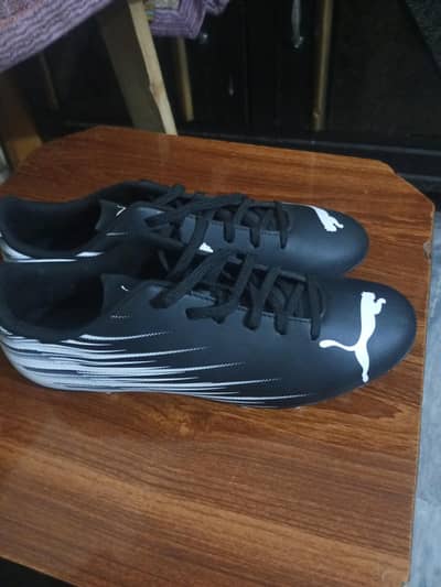9 number football cleats studs