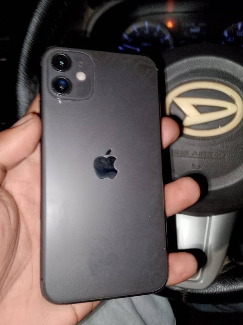 Apple iPhone 11 4