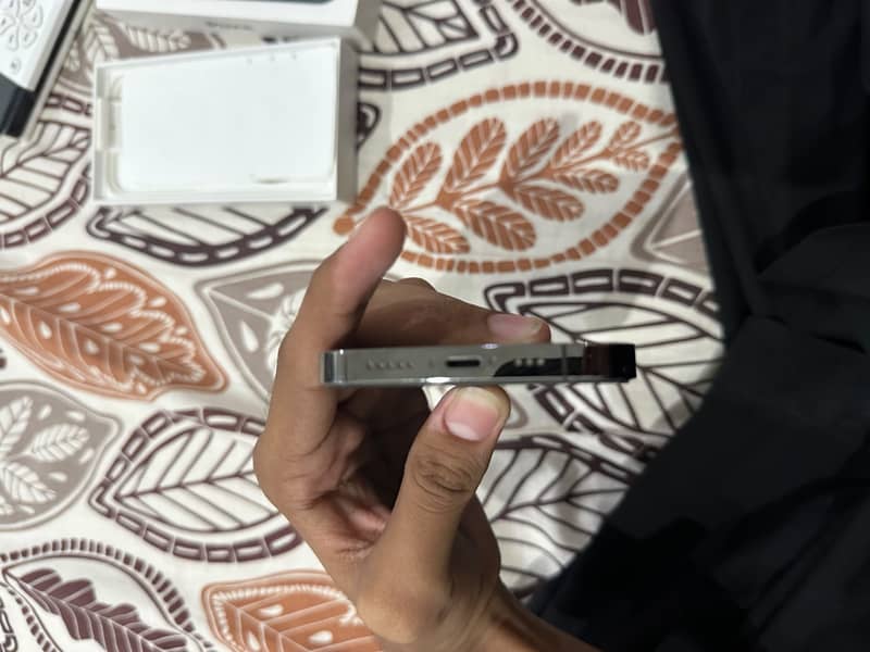 Apple iPhone 13 Pro 6