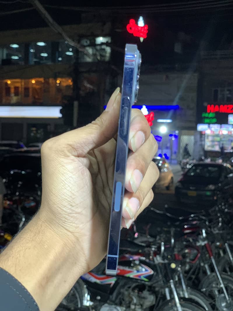Apple iPhone 13 Pro Max 3