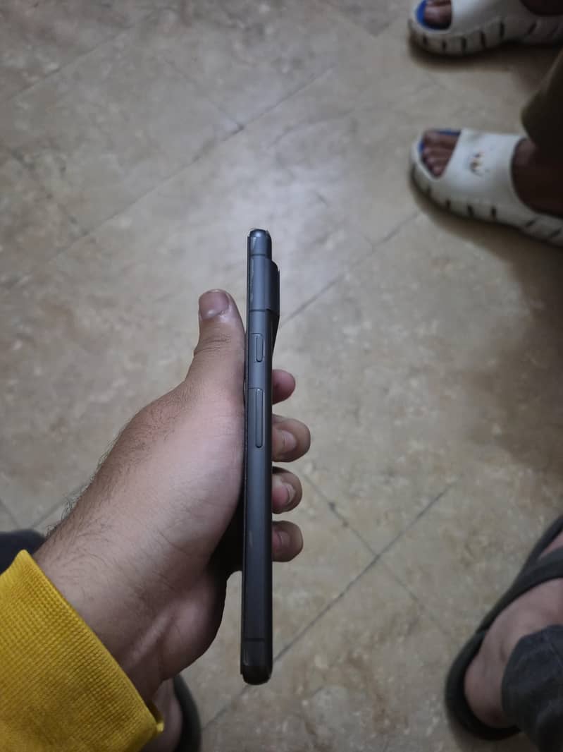 Google Pixel 7 4