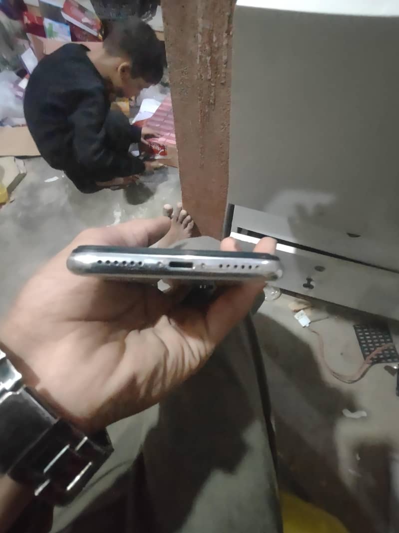 Apple iPhone X 2