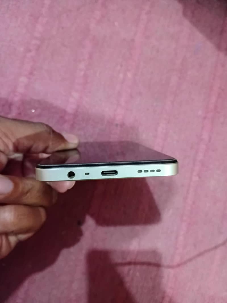 Realme C61 6.128 gb 3
