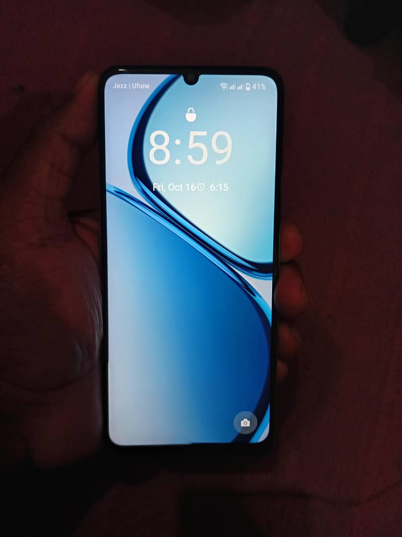 Realme C61 6.128 gb 5