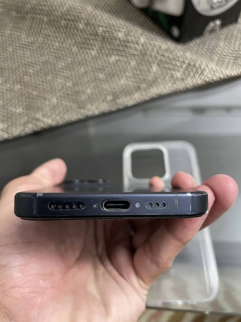 Apple iPhone 15 Pro 3