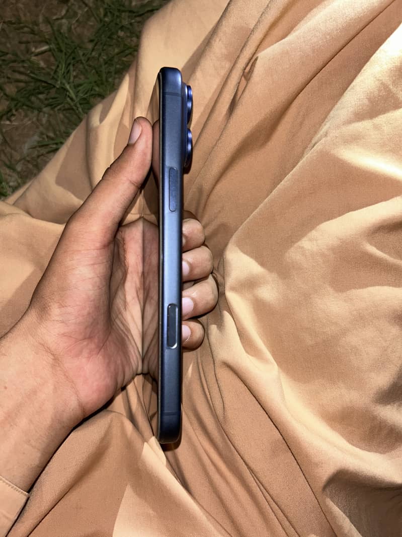 Apple iPhone 17 Pro Max 2
