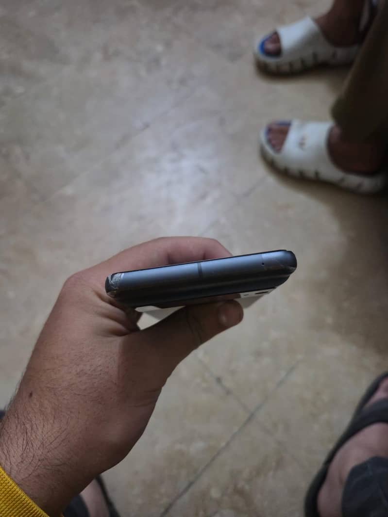 Google Pixel 7 4