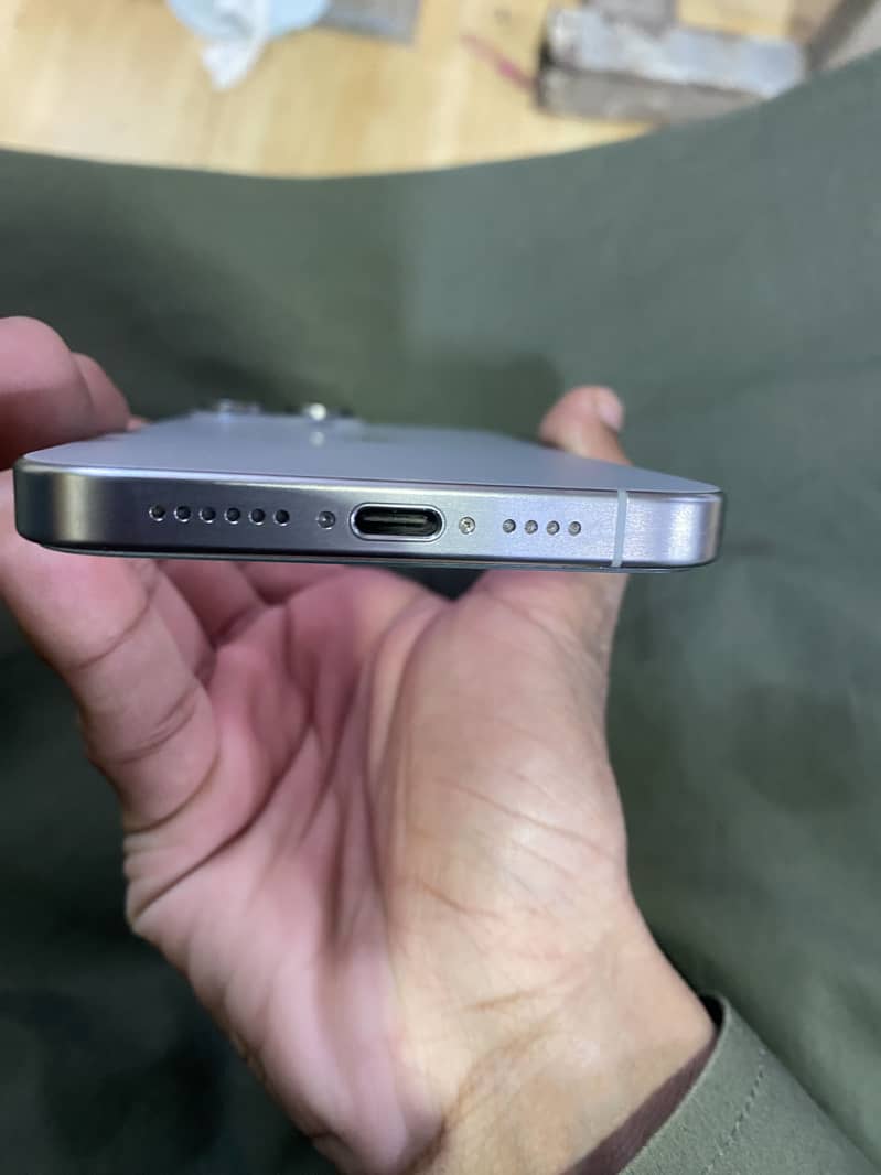Apple iPhone 15 Pro Max 1