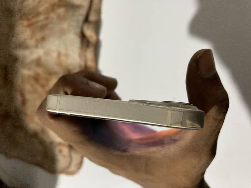 Apple iPhone 13 7