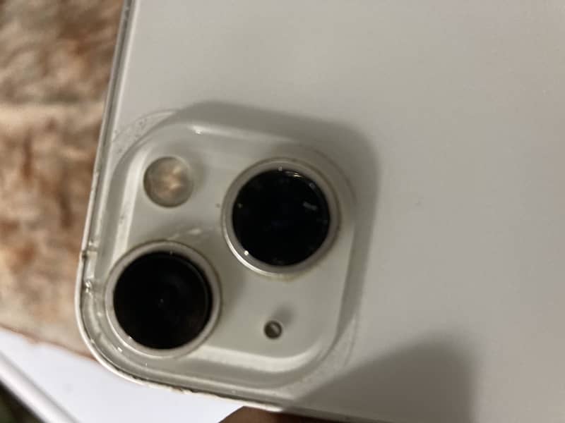 Apple iPhone 13 8