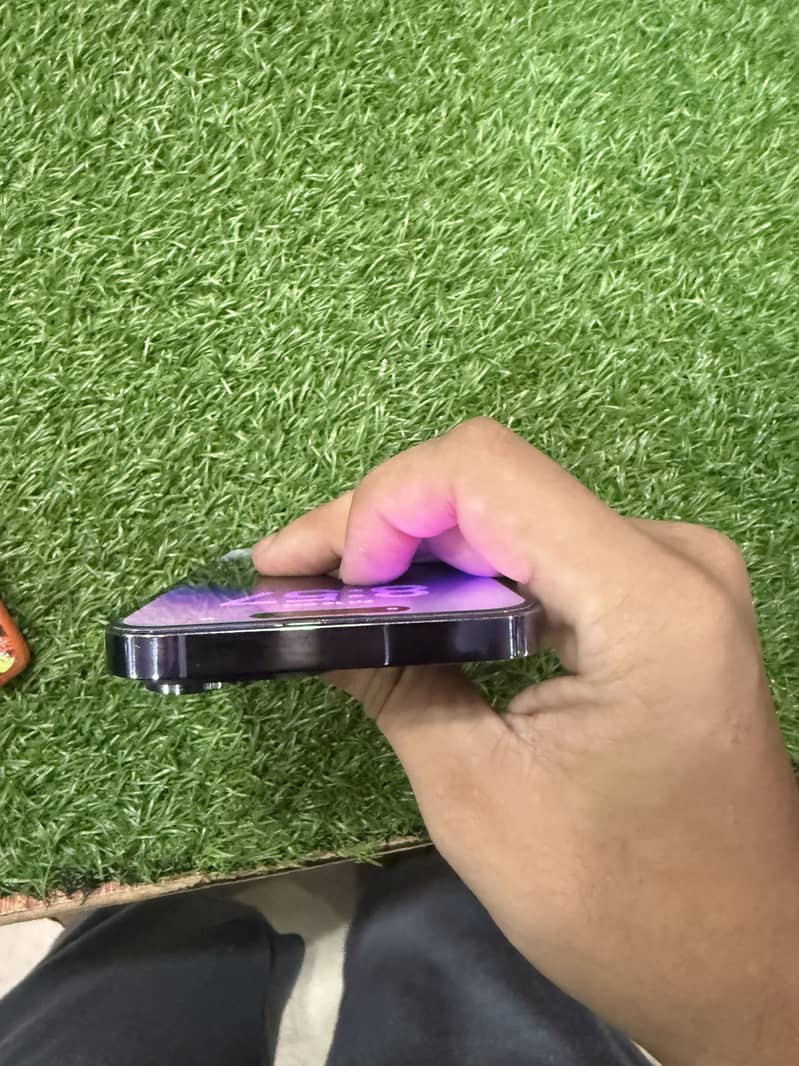 Apple iPhone 14 Pro Max 1