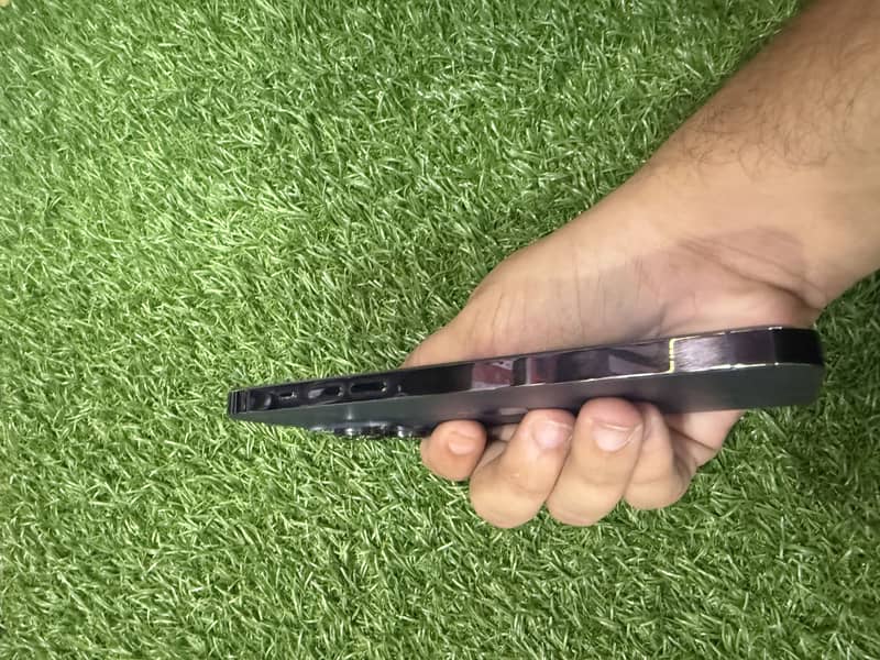 Apple iPhone 14 Pro Max 2