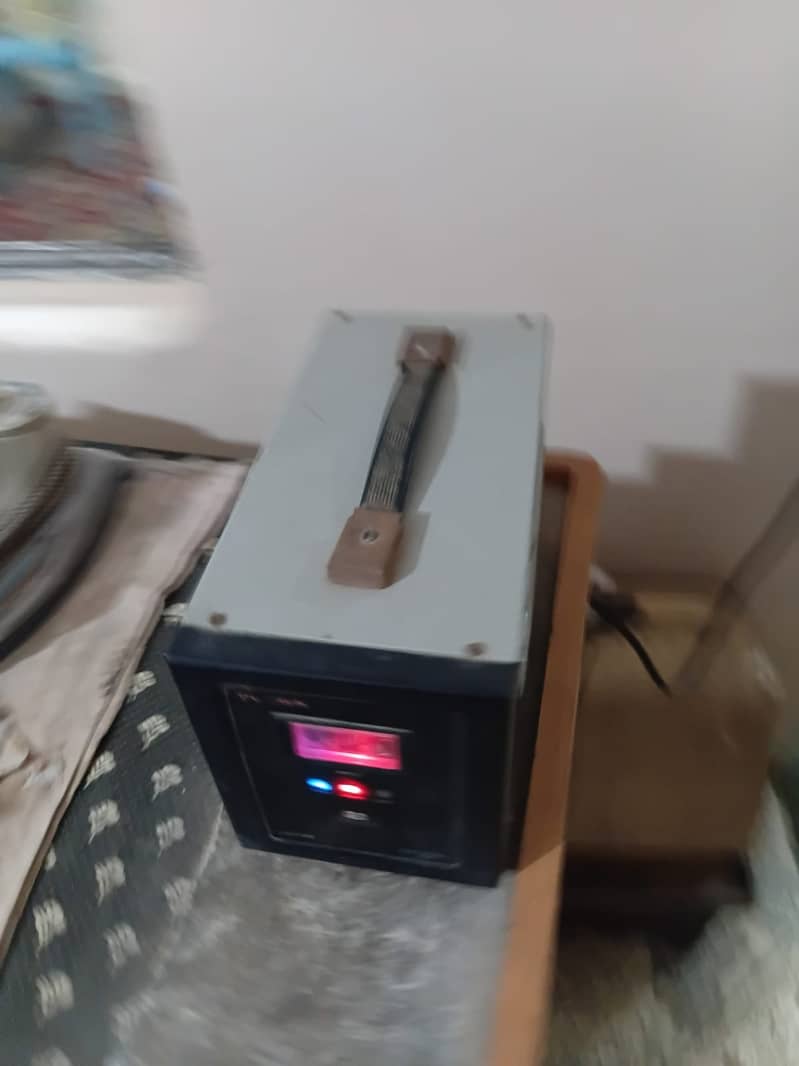 Voltage Stabilizer 1600 va 1