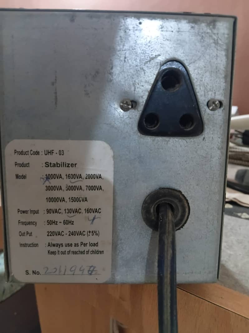 Voltage Stabilizer 1600 va 3
