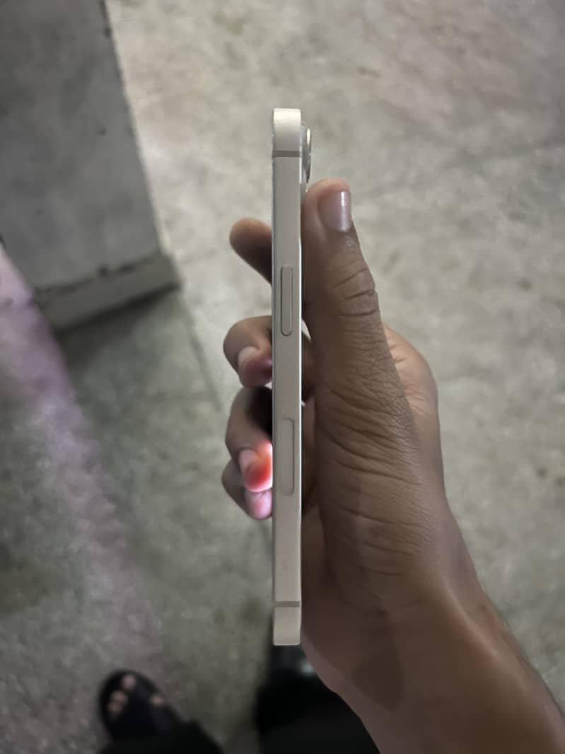 Apple iPhone 13 2