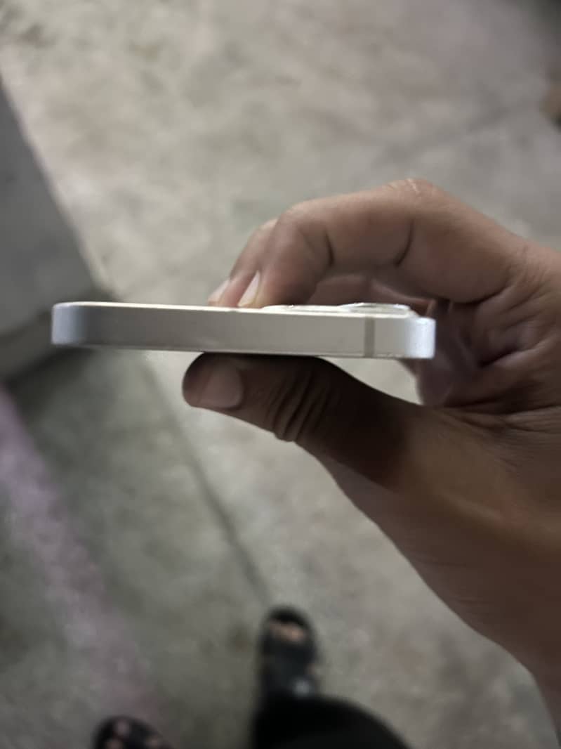 Apple iPhone 13 3