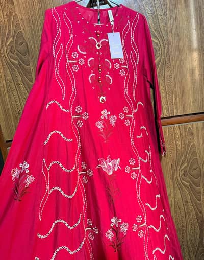 ethnc frok,1 piece. . . red