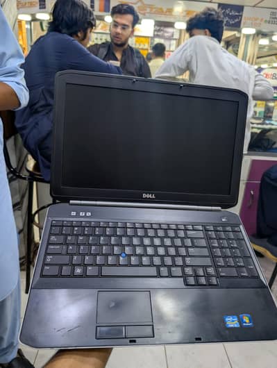 Latitude E5530