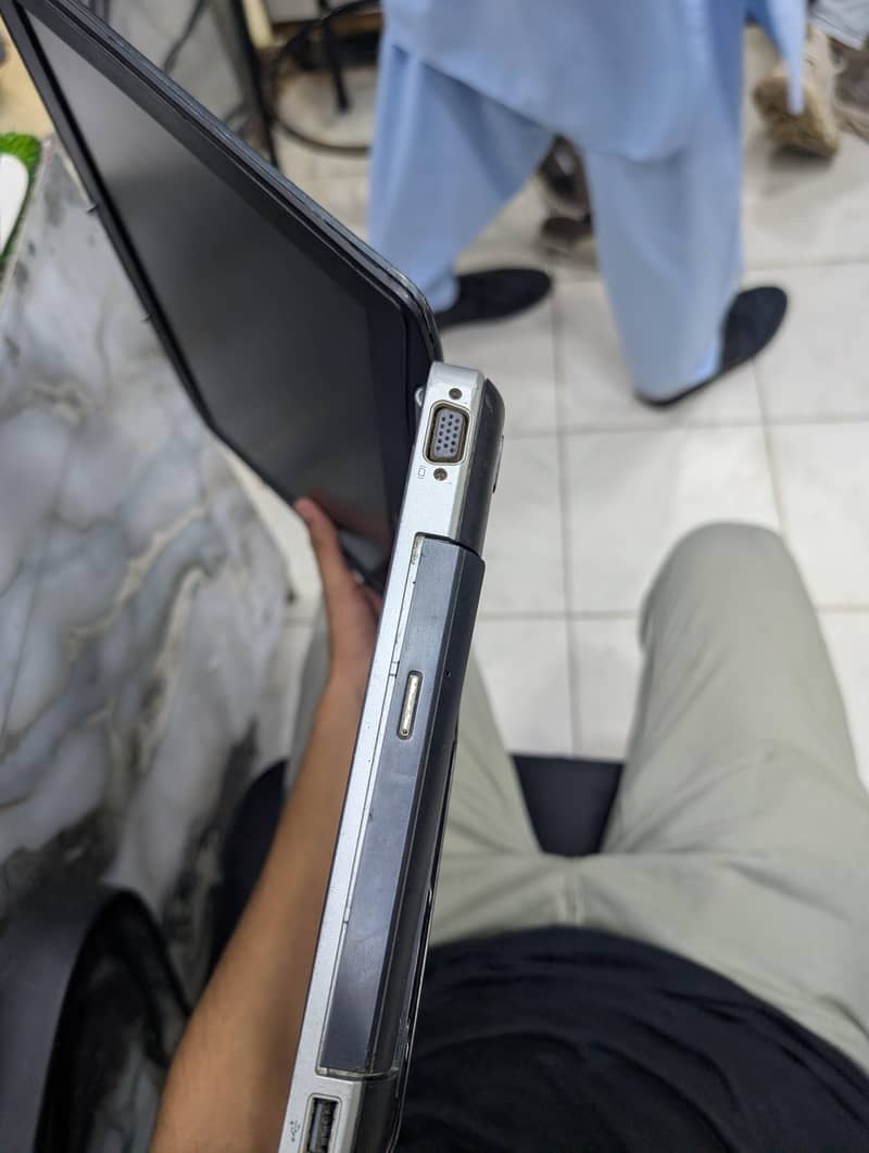 Latitude E5530 4
