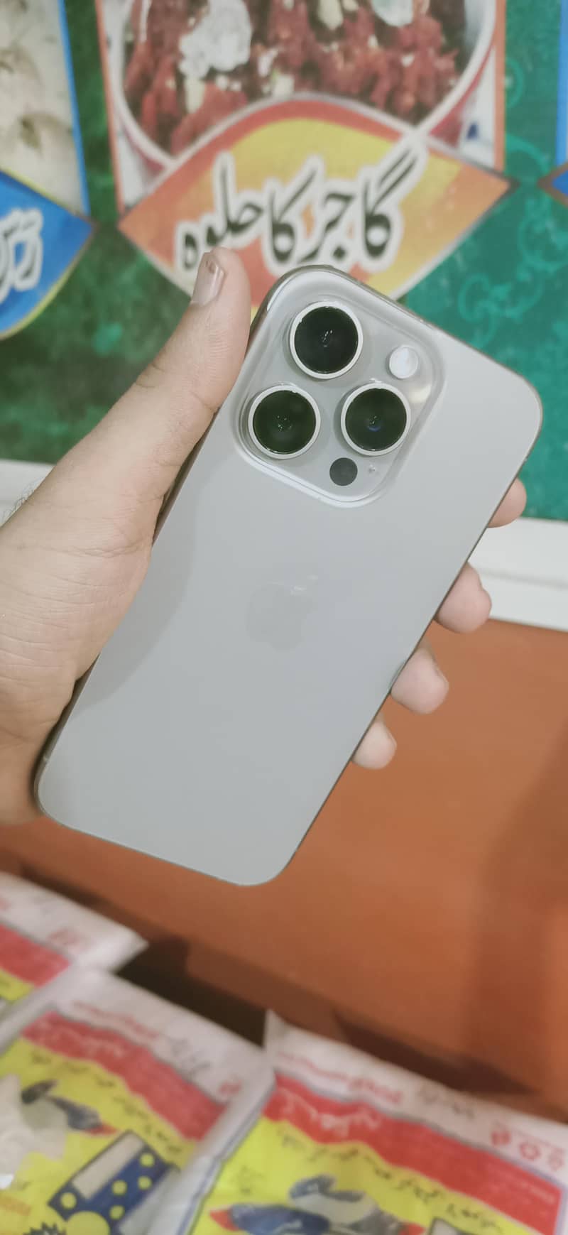 Apple iPhone 15 Pro 0