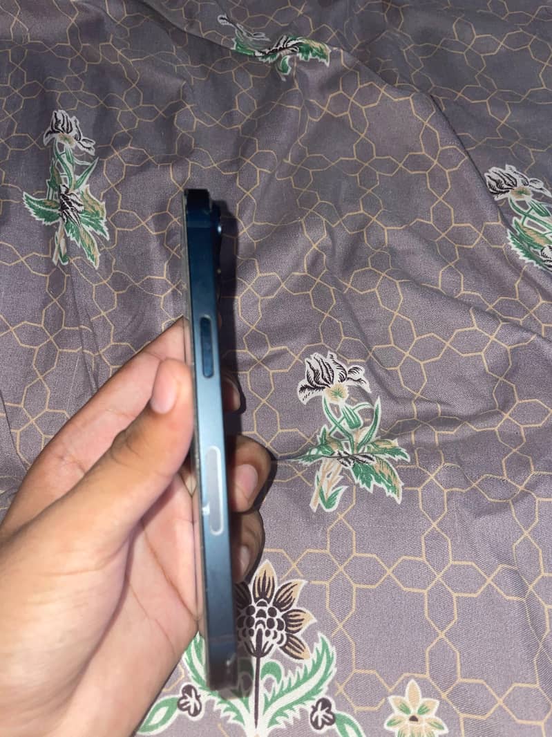 Apple iPhone 14 6