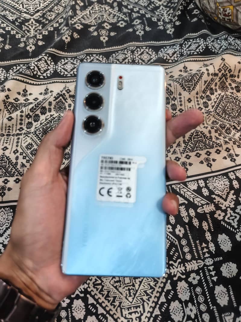 Tecno CAMON 40 Pro 0