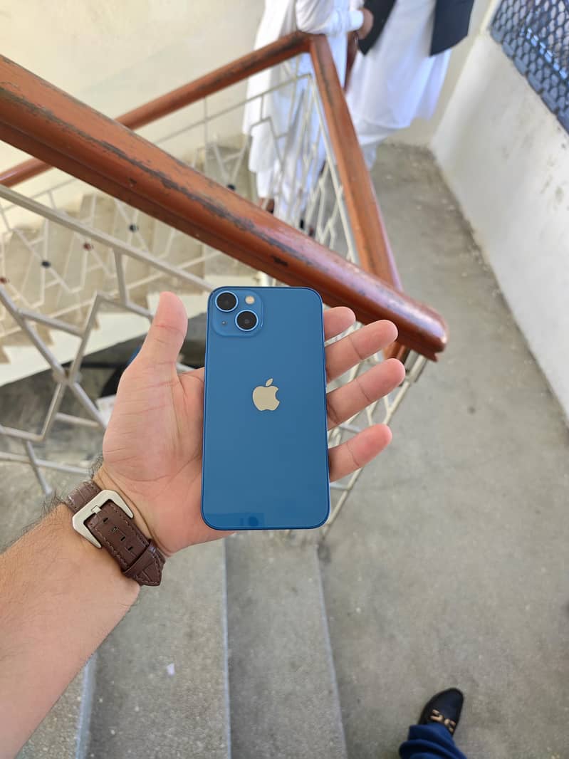 Apple iPhone 13 1