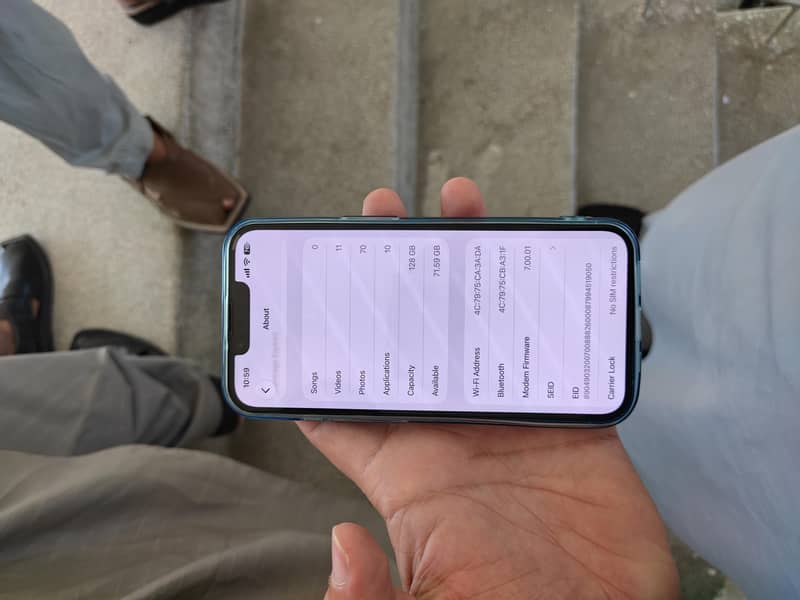 Apple iPhone 13 5