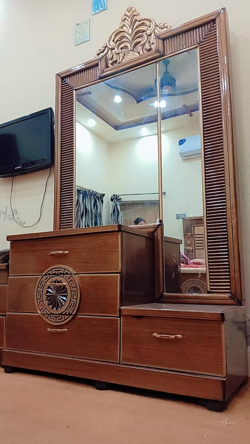 Bedroom Furniture Set for Sale – 10/10 Condition - Dressers & Drawers ...