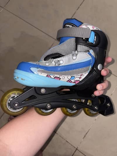 Skating shoes