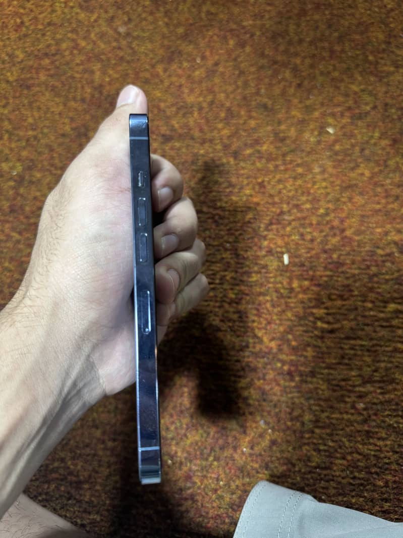 Apple iPhone 13 Pro 4