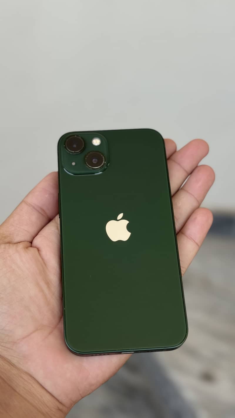 Apple iPhone 13 0