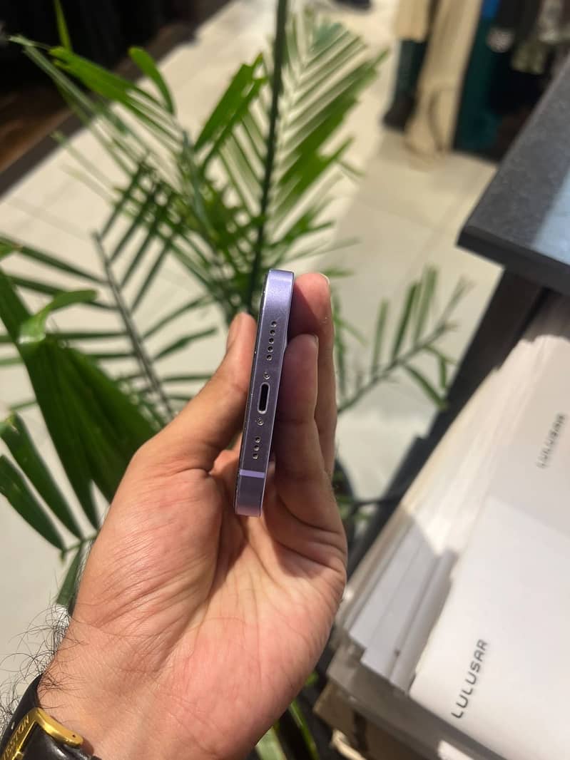 Apple iPhone 12 5