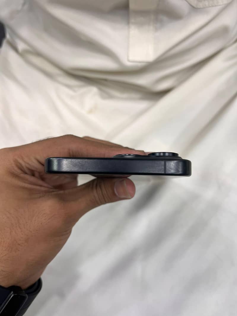 Apple iPhone 15 Pro Max 3