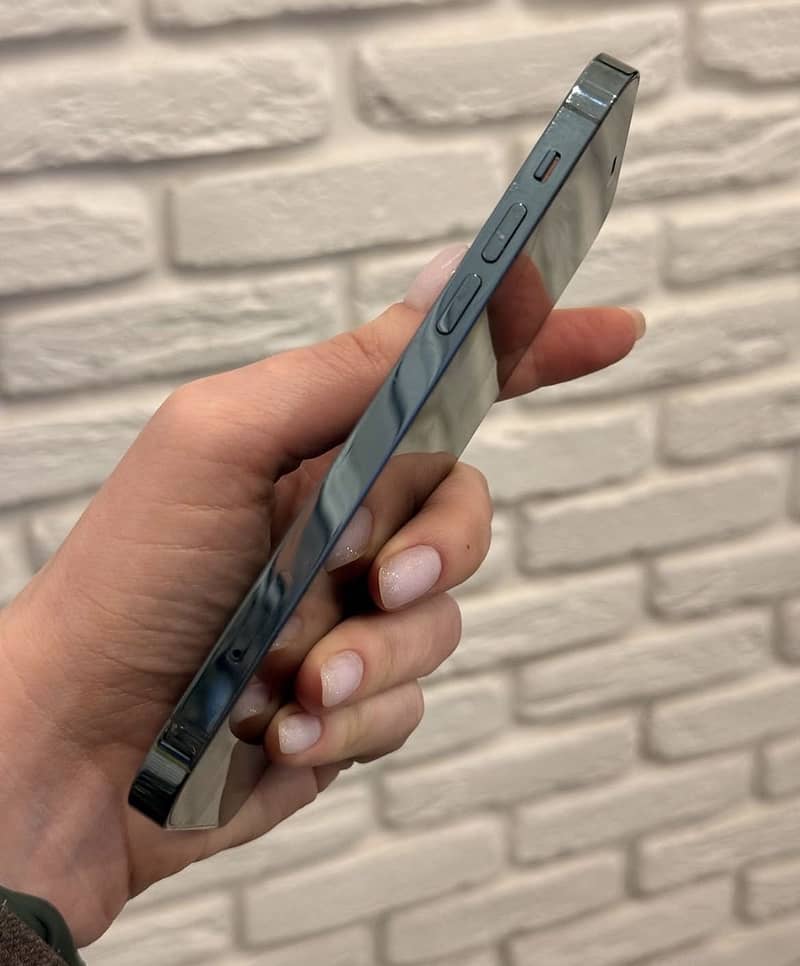 Apple iPhone 12 Pro 2