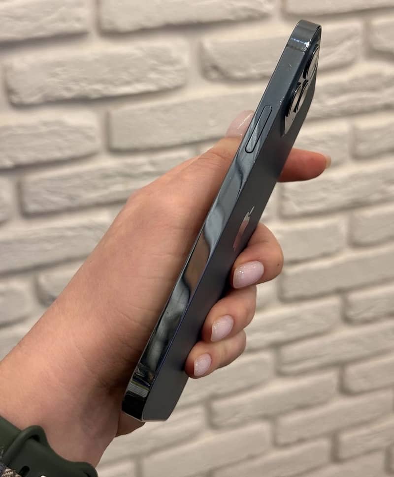 Apple iPhone 12 Pro 3