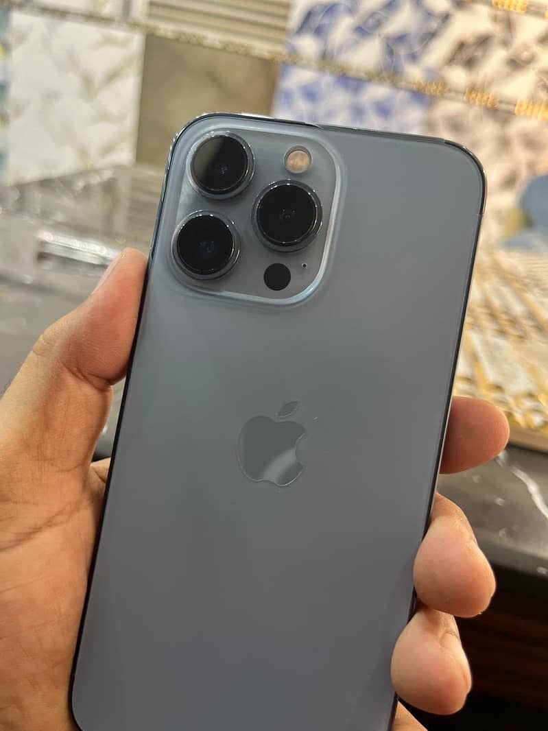 Apple iPhone 13 Pro 0