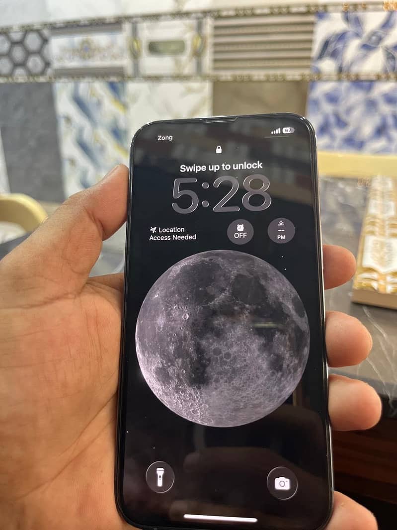 Apple iPhone 13 Pro 1