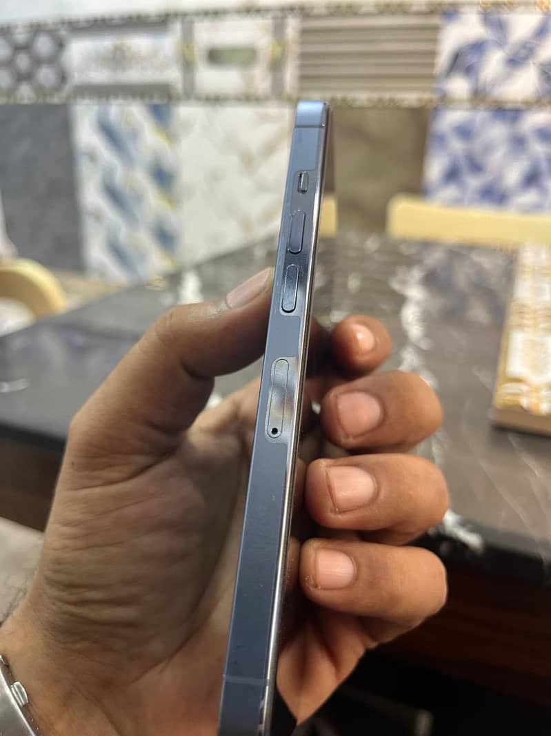 Apple iPhone 13 Pro 2