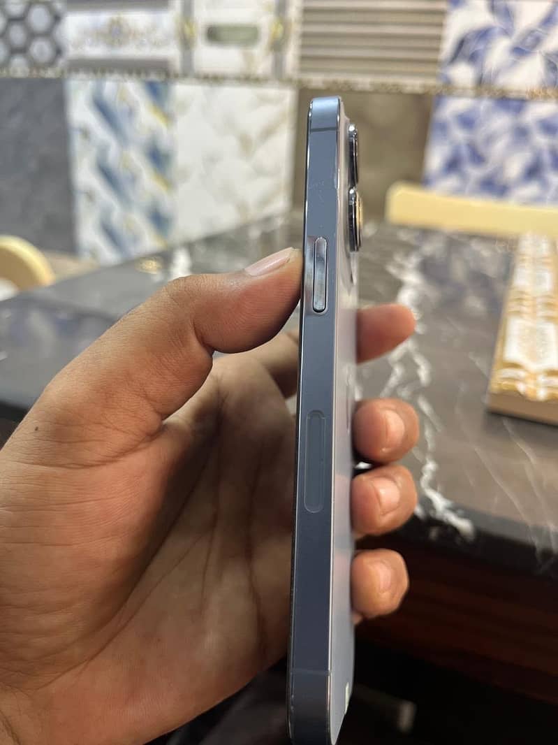 Apple iPhone 13 Pro 3