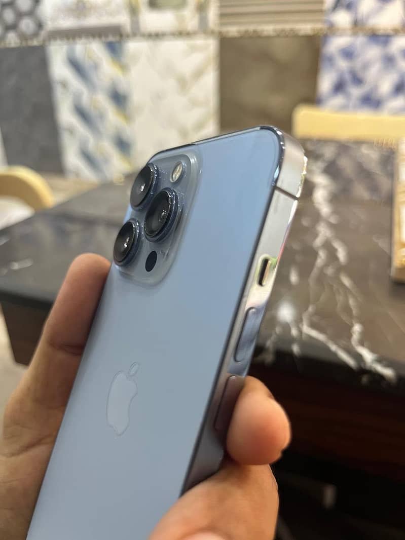 Apple iPhone 13 Pro 4