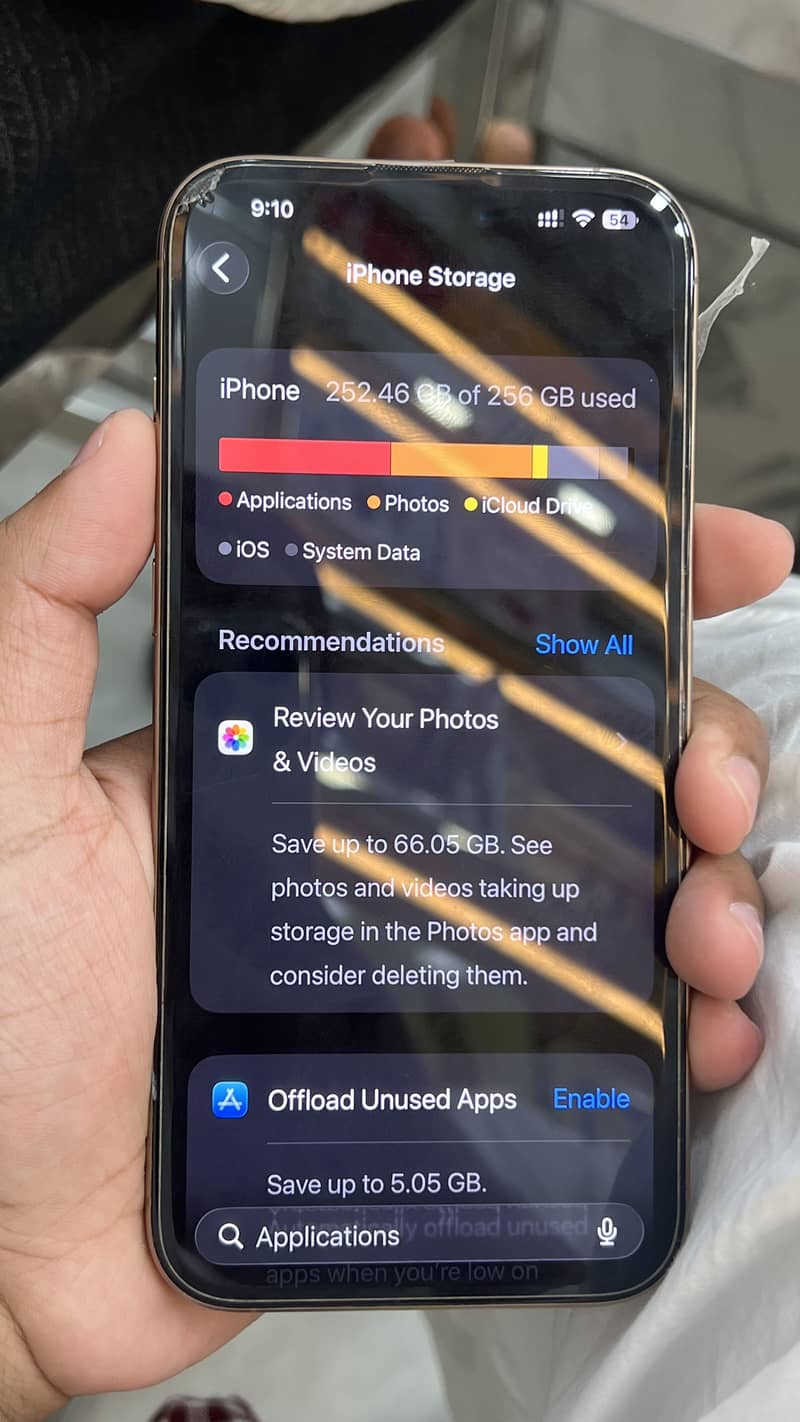 Apple iPhone 16 Pro Max 9