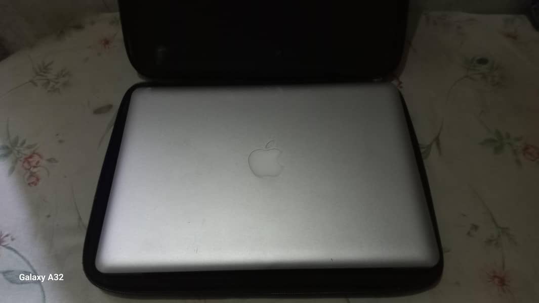 1278 MacBook Pro 0
